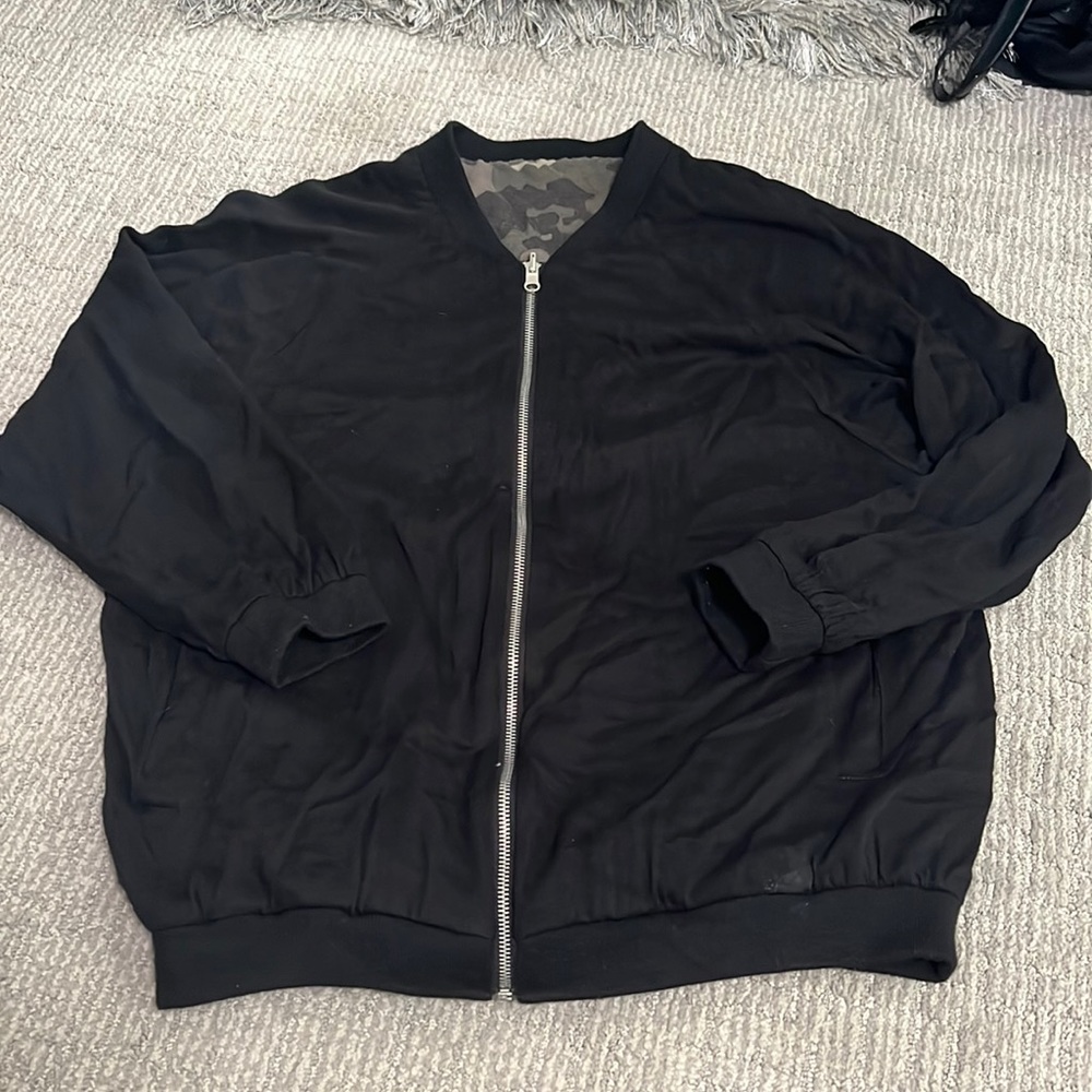 Kendall & Kylie reversible black  camouflage jacket